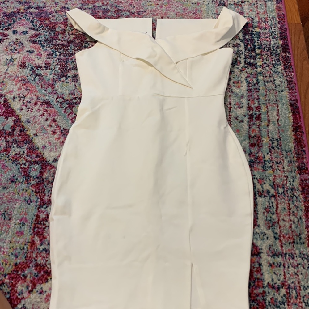NWT Windsor off the shoulder white dress